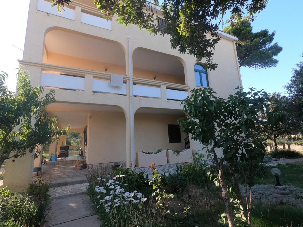 Apartmani Bosiljka Нин Екстериор снимка